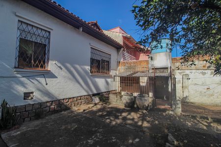 Casa à venda com 250m², 3 quartos e 2 vagas Casa à venda com 250m², 3 quartos e 2 vagasQuintal