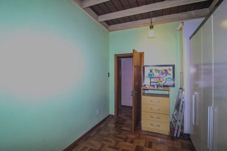 Casa à venda com 250m², 3 quartos e 2 vagas Casa à venda com 250m², 3 quartos e 2 vagasQuarto