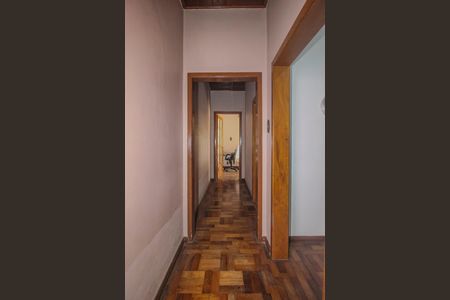 Casa à venda com 250m², 3 quartos e 2 vagas Casa à venda com 250m², 3 quartos e 2 vagasCorredor