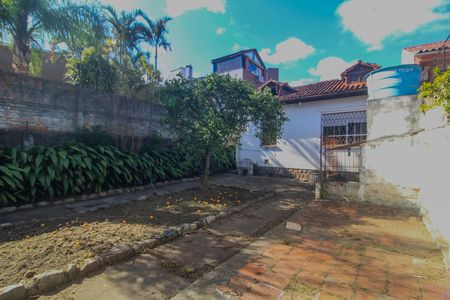 Casa à venda com 250m², 3 quartos e 2 vagas Casa à venda com 250m², 3 quartos e 2 vagasQuintal