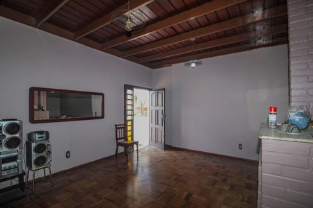Casa à venda com 250m², 3 quartos e 2 vagas Casa à venda com 250m², 3 quartos e 2 vagasSala