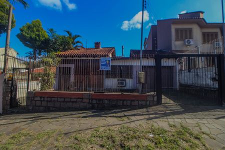 Casa à venda com 250m², 3 quartos e 2 vagas Casa à venda com 250m², 3 quartos e 2 vagasPlaca