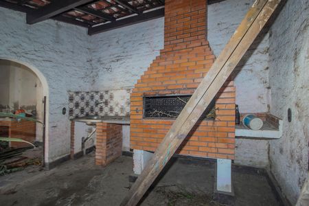 Casa à venda com 250m², 3 quartos e 2 vagas Casa à venda com 250m², 3 quartos e 2 vagasChurrasqueira