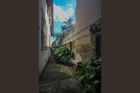 Casa à venda com 250m², 3 quartos e 2 vagas Casa à venda com 250m², 3 quartos e 2 vagasQuintal