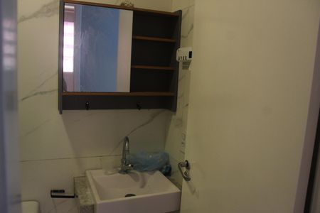 Banheiro Corredor de apartamento para alugar com 2 quartos, 44m² em Setor Negrão de Lima, Goiânia
