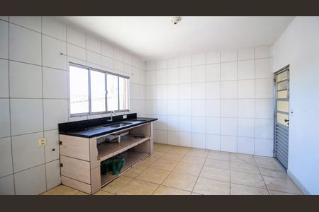Casa para alugar com 64m², 2 quartos e 2 vagas Casa para alugar com 64m², 2 quartos e 2 vagasCozinha