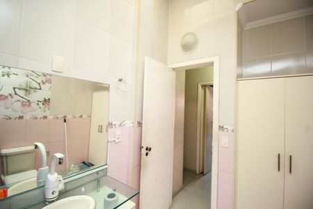 Casa à venda com 177m², 4 quartos e 3 vagasBanheiro