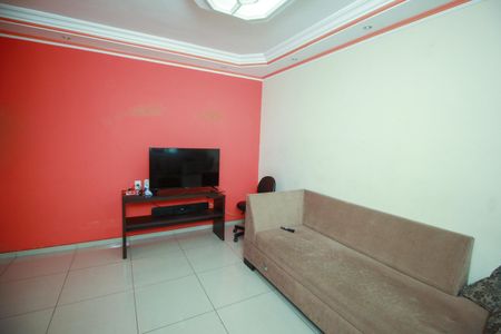 Casa à venda com 177m², 4 quartos e 3 vagasSala