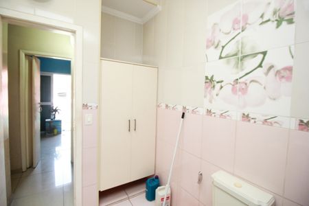 Casa à venda com 177m², 4 quartos e 3 vagasBanheiro