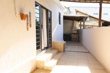 Casa para alugar com 200m², 3 quartos e 2 vagasVaranda