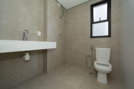Apartamento à venda com 168m², 3 quartos e 3 vagas Apartamento à venda com 168m², 3 quartos e 3 vagasBANHEIRO3