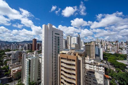 Apartamento à venda com 168m², 3 quartos e 3 vagas Apartamento à venda com 168m², 3 quartos e 3 vagasVISTA