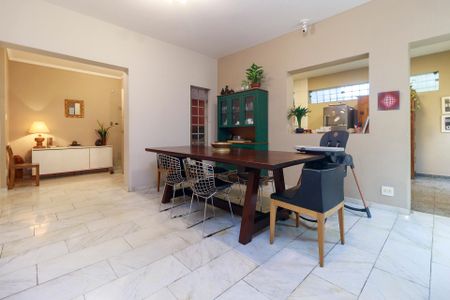 Casa à venda com 3 quartos, 385m² em Vila Cordeiro, São Paulo