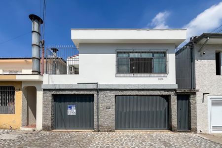Casa para alugar com 236m², 3 quartos e 3 vagasFachada + plaquinha 