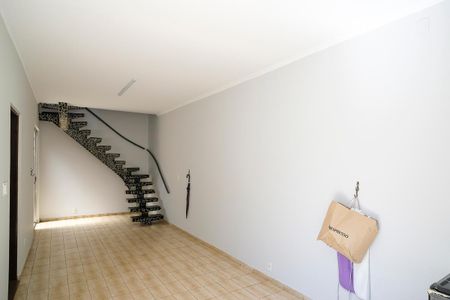 Casa para alugar com 236m², 3 quartos e 3 vagasQuintal