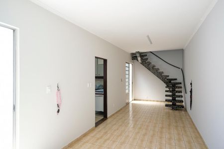Casa para alugar com 236m², 3 quartos e 3 vagasQuintal