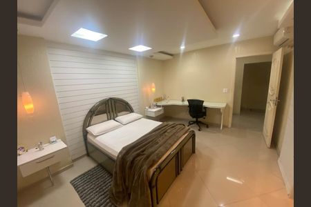 Casa à venda com 330m², 3 quartos e 2 vagas