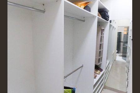 Casa à venda com 330m², 3 quartos e 2 vagas