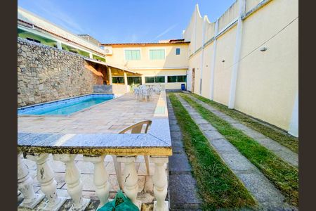 Casa à venda com 330m², 3 quartos e 2 vagas