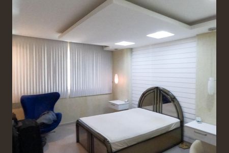 Casa à venda com 330m², 3 quartos e 2 vagas