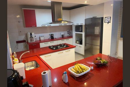 Casa à venda com 3 quartos, 330m² em Piedade, Rio de Janeiro