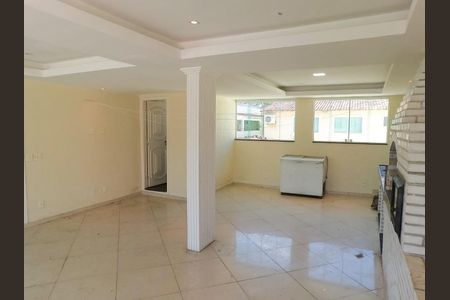 Casa à venda com 330m², 3 quartos e 2 vagas