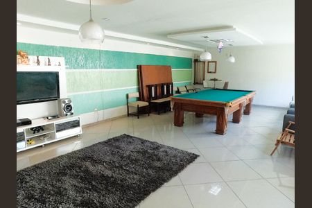 Casa à venda com 330m², 3 quartos e 2 vagas