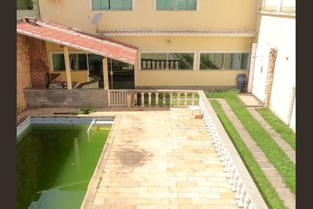 Casa à venda com 330m², 3 quartos e 2 vagas