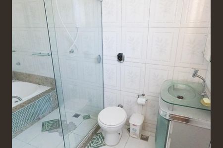 Casa à venda com 330m², 3 quartos e 2 vagas