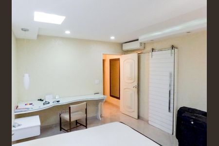 Casa à venda com 330m², 3 quartos e 2 vagas