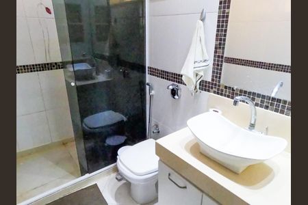 Casa à venda com 330m², 3 quartos e 2 vagas