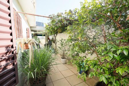 Casa à venda com 170m², 3 quartos e 2 vagas Casa à venda com 170m², 3 quartos e 2 vagasQuintal