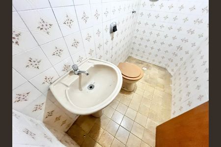 Casa à venda com 105m², 3 quartos e 1 vagaBanheiro 2