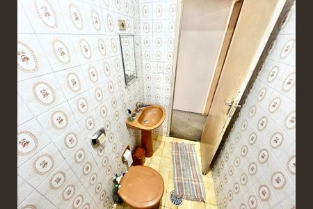 Casa à venda com 105m², 3 quartos e 1 vagaBanheiro