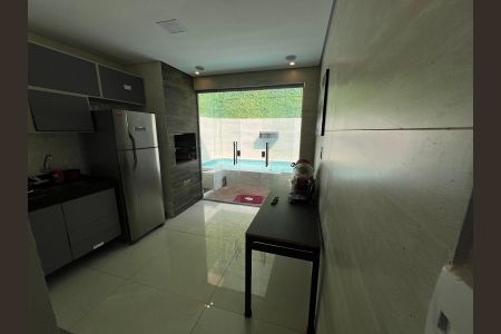 Casa à venda com 210m², 3 quartos e 2 vagas Casa à venda com 210m², 3 quartos e 2 vagasCozinha