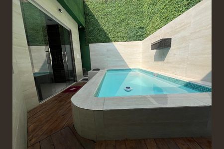 Casa à venda com 210m², 3 quartos e 2 vagas Casa à venda com 210m², 3 quartos e 2 vagasÁrea externa