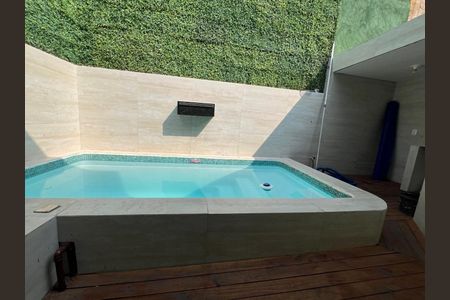 Casa à venda com 210m², 3 quartos e 2 vagas Casa à venda com 210m², 3 quartos e 2 vagasÁrea externa