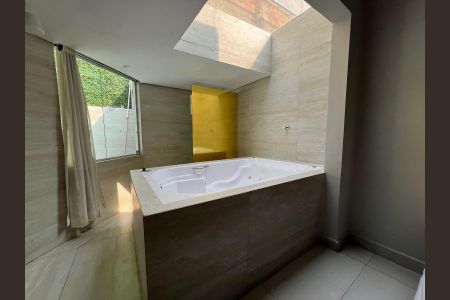 Casa à venda com 210m², 3 quartos e 2 vagas Casa à venda com 210m², 3 quartos e 2 vagasCozinha