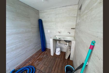 Casa à venda com 210m², 3 quartos e 2 vagas Casa à venda com 210m², 3 quartos e 2 vagasÁrea de serviço