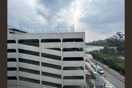 Varanda integrada com a área de Serviço vista  de apartamento para alugar com 2 quartos, 42m² em Jurubatuba, São Paulo