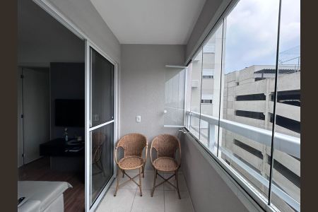 Varanda integrada com a área de Serviço de apartamento para alugar com 2 quartos, 42m² em Jurubatuba, São Paulo