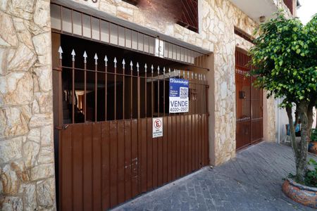 Casa à venda com 179m², 5 quartos e 3 vagasFachada
