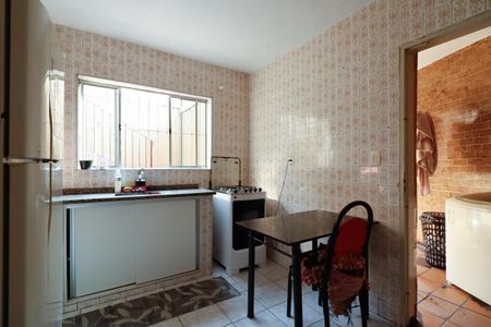 Casa à venda com 179m², 5 quartos e 3 vagasCasa 3 - Cozinha