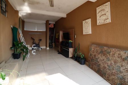 Casa à venda com 179m², 5 quartos e 3 vagasCasa 1 - Área Externa