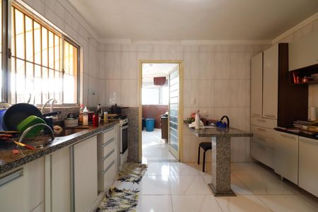 Casa à venda com 179m², 5 quartos e 3 vagasCasa 1 - Cozinha