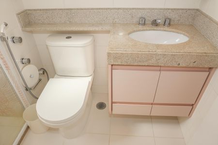 Apartamento para alugar com 185m², 4 quartos e 4 vagas Apartamento para alugar com 185m², 4 quartos e 4 vagasBanheiro da Suíte 2