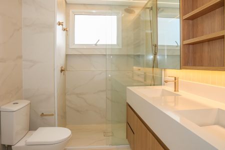 Apartamento para alugar com 185m², 4 quartos e 4 vagas Apartamento para alugar com 185m², 4 quartos e 4 vagasBanheiro da Suíte 1