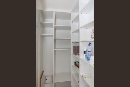 Apartamento para alugar com 185m², 4 quartos e 4 vagas Apartamento para alugar com 185m², 4 quartos e 4 vagasÁrea de Serviço