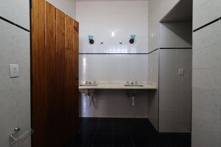 Casa para alugar com 442m², 5 quartos e 4 vagasBanheiro da Suíte 1