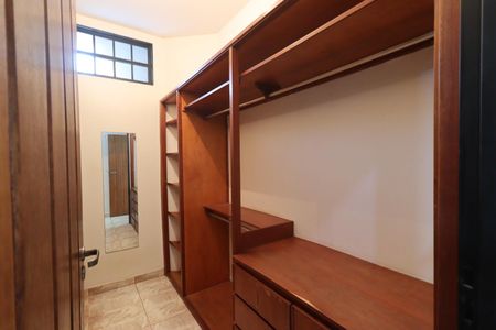 Casa para alugar com 442m², 5 quartos e 4 vagasCloset suite